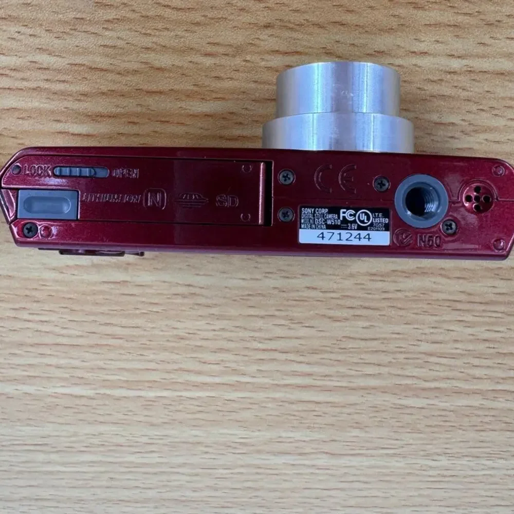 Sony Cybershot digital camera DSC-W510 12.1 MP 4x optical zoom battery & charger